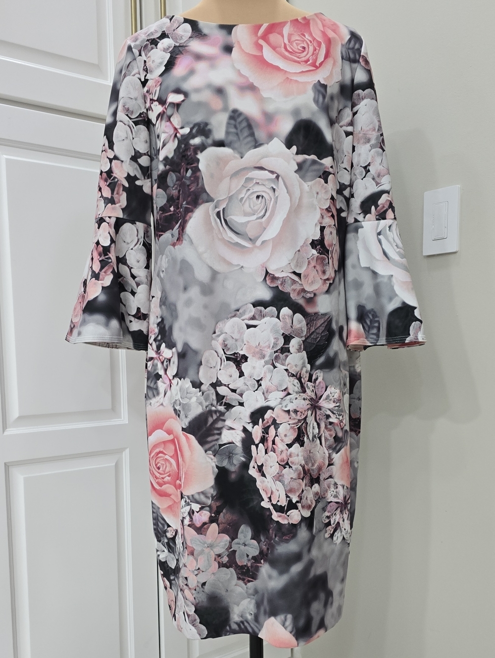 Calvin Klein Floral Bell-Sleeve Sheath Dress